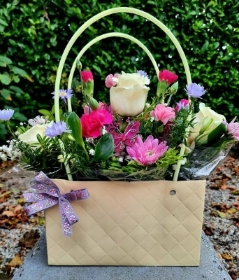 New Gift Set Medium (inc Chocolates)